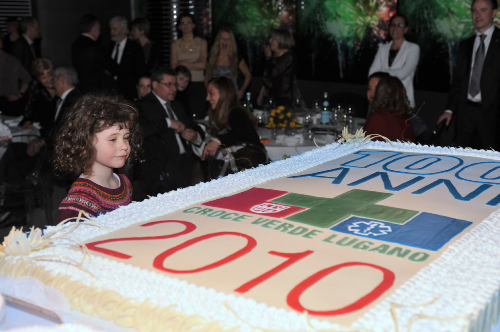 3 marzo 2010 - Bimba con torta di compleanno